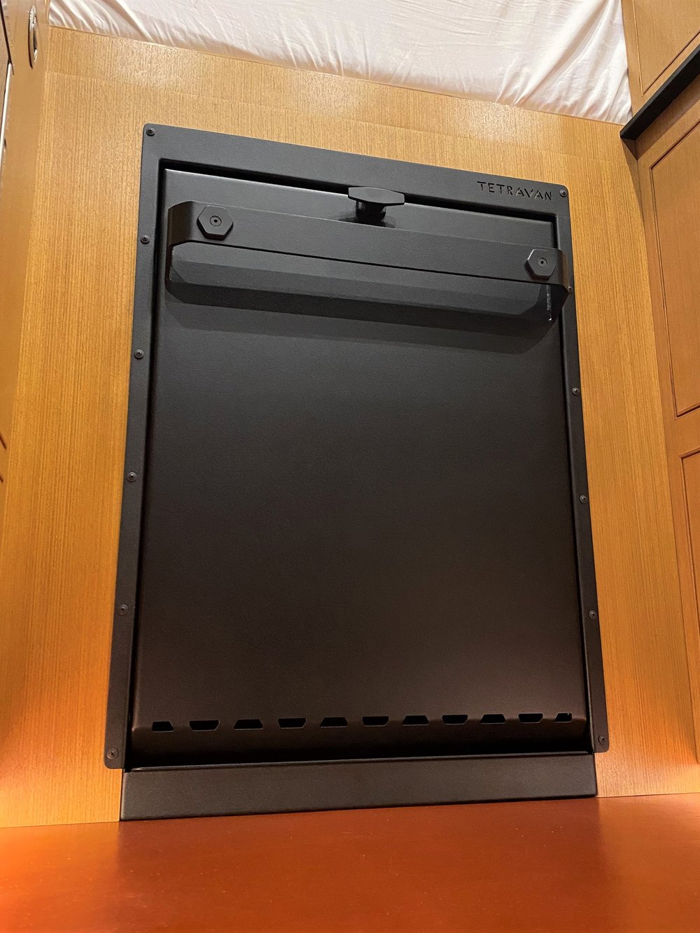 Tetravan Folding Shower 2.1 with Magnetic Zipped Curtain Main image