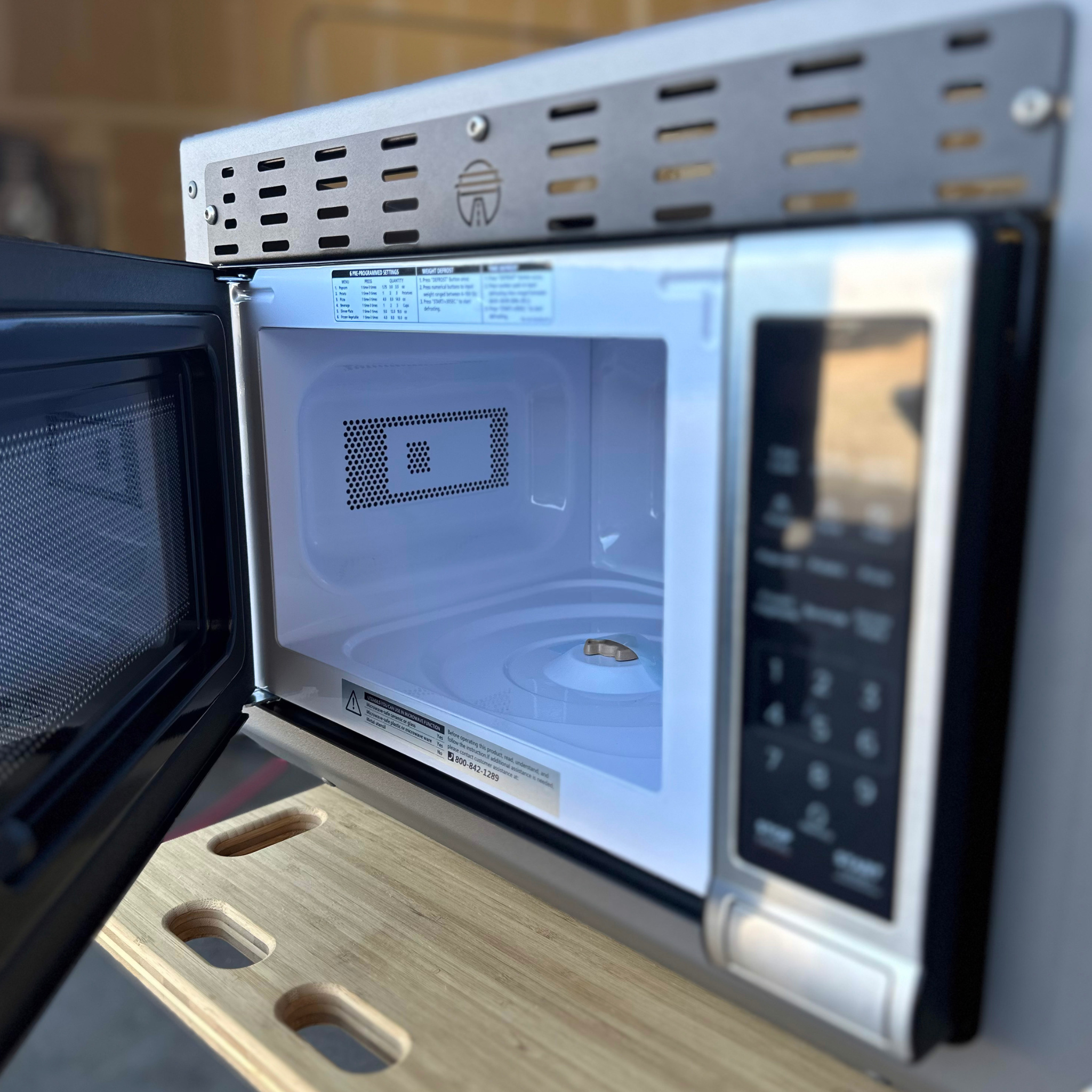 BUILT-IN MICROWAVE CABINET